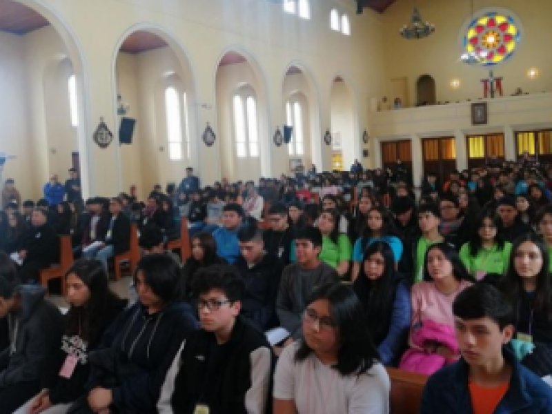 Masivo encuentro diocesano de la Juventud en Angol